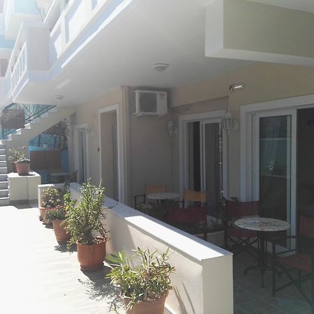โรงแรมเอพิส Agia Marina  ภายนอก รูปภาพ