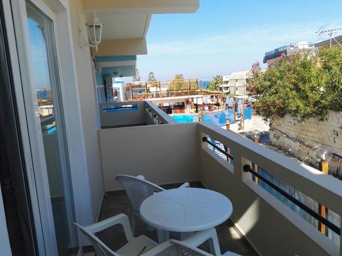 โรงแรมเอพิส Agia Marina  ภายนอก รูปภาพ