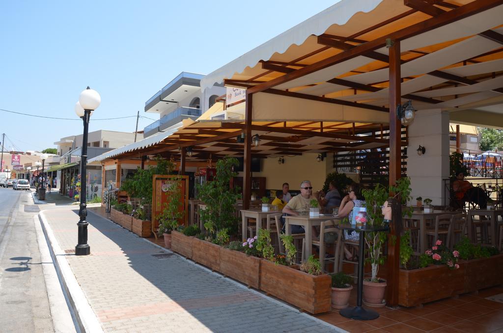 โรงแรมเอพิส Agia Marina  ภายนอก รูปภาพ
