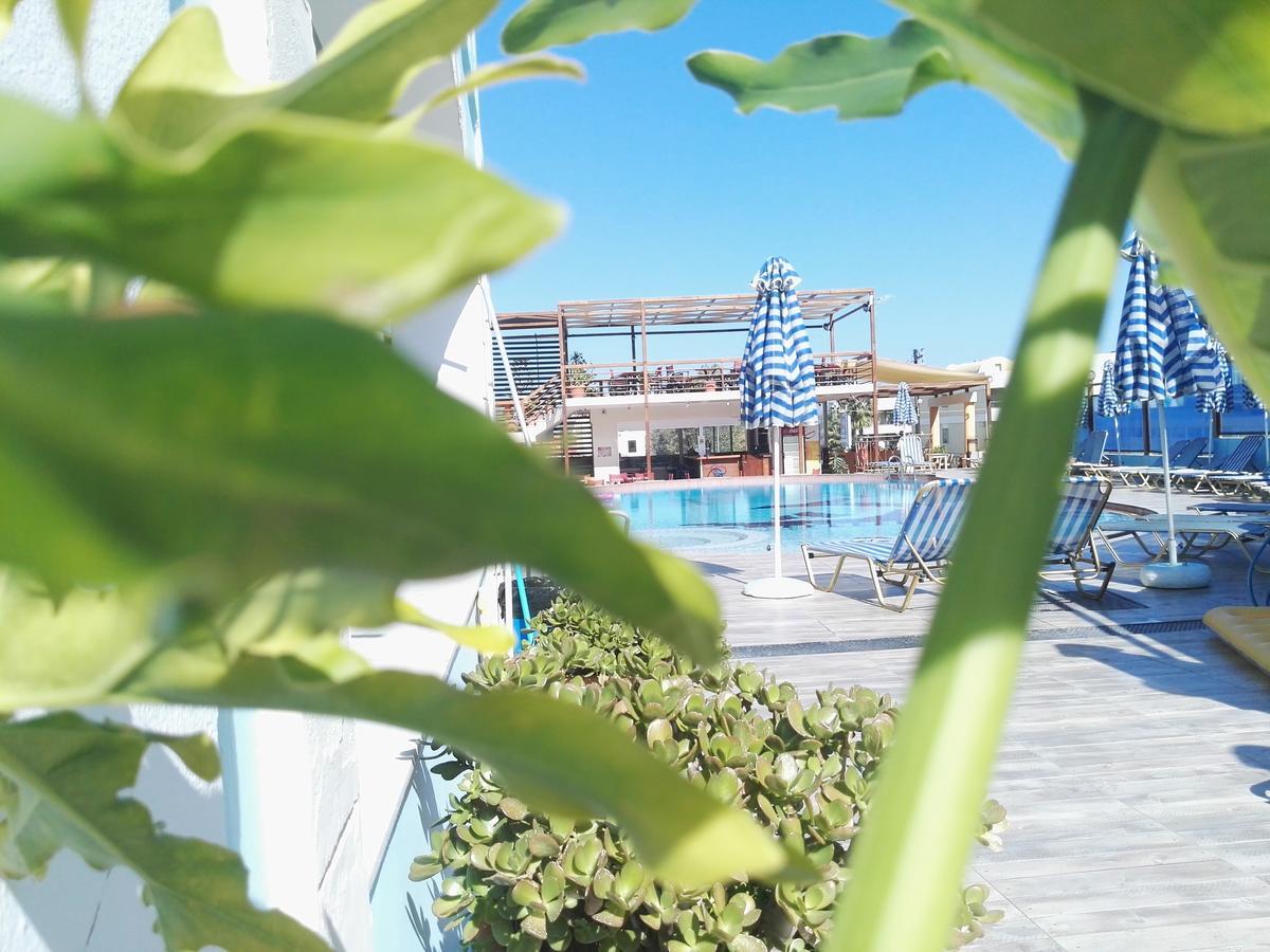 โรงแรมเอพิส Agia Marina  ภายนอก รูปภาพ
